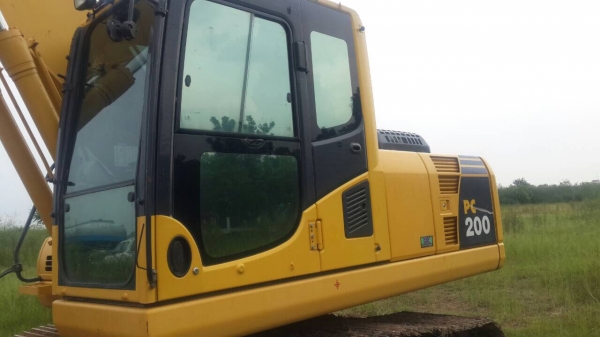 ขายPC200-8รถสวยพร้อมใช้งานเอกสารเล่มชั่วโมง66XX ติดต่อ คุณอ๊อฟ พิจิตร 086-737-9991