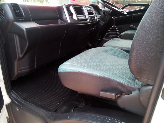 6 ล้อกลาง  *Euro.3*  HINO *ซีรีย์500*  FC9J 150 แรงม้า *คอมมอนเรว*  *ยาว 5.50 ม.*  รถสวยเดิม+สวยจริง * รถห้างแท้ * มีเล่มพร้อมโอน *