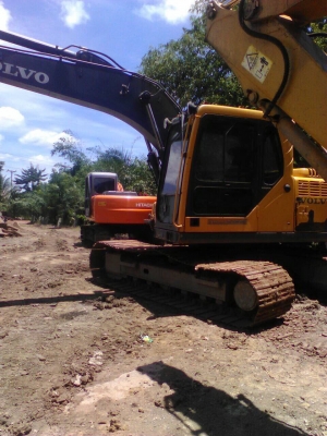 ขายรถแบคโฮ VOLVO EC140BLC ชั่วโมง14XXX พร้อมใช้งาน ขายรถแบคโฮ VOLVO EC140BLC ชั่วโมง14XXX พร้อมใช้งาน