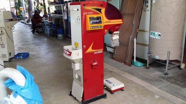เครื่องชั่งพร้อมคัดแยกเมล็ด  YANMAR   รุ่น KR2300 (1) เก่าญี่ปุ่น สภาพสวย เครื่องพร้อมใช้งาน