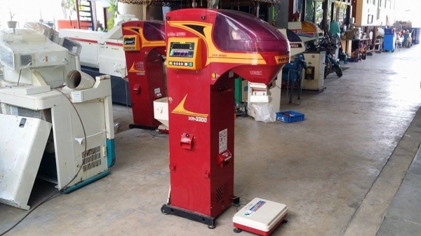 เครื่องชั่งพร้อมคัดแยกเมล็ด  YANMAR   รุ่น KR2300 (1) เก่าญี่ปุ่น สภาพสวย เครื่องพร้อมใช้งาน