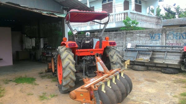 ขายรถไถ KUBOTA M 5000 สภาพดีเดิมๆพร้อมใช้งาน อุปกรณ์ครบ 2 ชิ้นมีพร้อมดันหน้า ผานพรวน