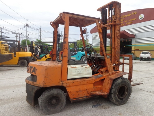 ขายรถยกมือสองญี่ปุ่น TOYOTA 2.5 TON