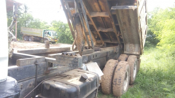 ขายเหมา2คัน MITSUBISHI 220HP ดั๊ม สภาพสวยพร้อมใช้ ราคาต่อรองนิดหน่อย ติดต่อได้ที่คุณ อ๊อฟ พิจิตร 086-737-9991