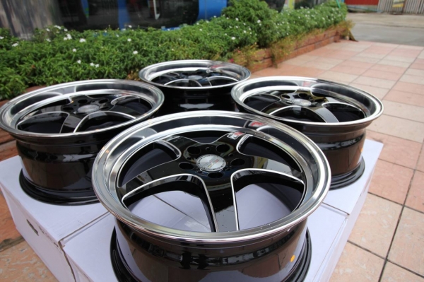 ขายล้อ DS-1 ขอบ17X7.5 +35 5H114.3 สี XMPL/BLACK-CC