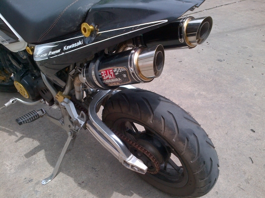 ท่อคู่ Yoshimura พร้อมคอ KSR