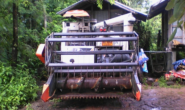 ขายรถเกี่ยวคูโบต้า dc 70 g