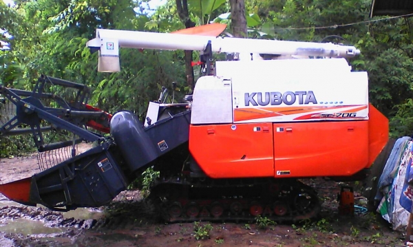 ขายรถเกี่ยวคูโบต้า dc 70 g