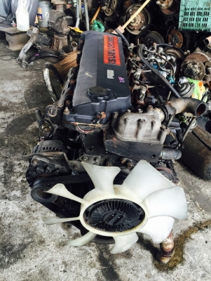 ขายเครื่องพร้อมเกียร์4hf. 120hp ขายเครื่องพร้อมเกียร์4hf. 120hp