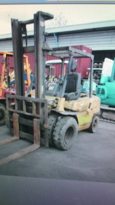 ขายรถโฟล์คลิฟท์  Caterpillar  ยก 4  ตัน ดีเซล เสา 4 เมตร