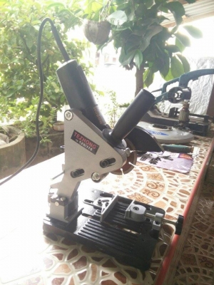 แท่นจับหินเจียร กล่องสีแดง