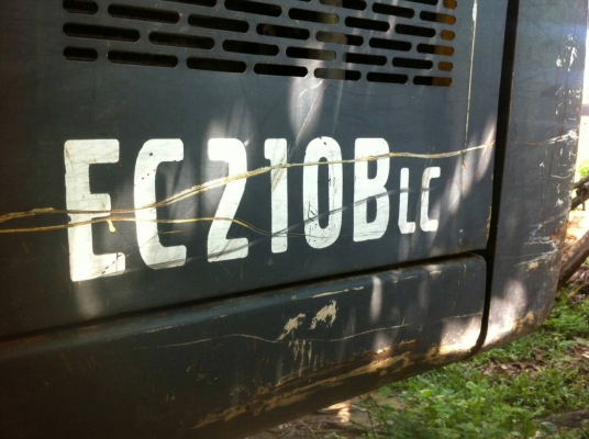 VOLVO E210B เครื่องเดิม ปั้มเดิม ไฟฟ้าเต็ม แอร์ไม่เย็น เล่มพร้อมโอนครับ VOLVO E210B เครื่องเดิม ปั้มเดิม ไฟฟ้าเต็ม แอร์ไม่เย็น เล่มพร้อมโอนครับ