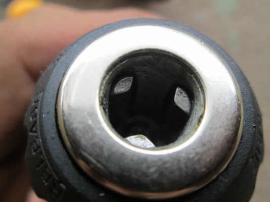 สว่านไฟฟ้ารูปทรงสวยกระทัดรัด (มือหนึ่ง)