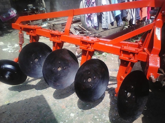 ลดราคาเหลือ  ผานตราช้างแท้  ผาน 4 * 22 ใส่รถไถรุ่น  L4508 บัวผานใหญ่ลูกปืนใหญ่ใช้ทน  ทาสีกันสนิมใหม่ครับราคาถูกสนใจติดต่อมาครับ