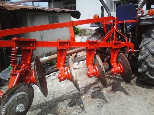 ลดราคาเหลือ  ผานตราช้างแท้  ผาน 4 * 22 ใส่รถไถรุ่น  L4508 บัวผานใหญ่ลูกปืนใหญ่ใช้ทน  ทาสีกันสนิมใหม่ครับราคาถูกสนใจติดต่อมาครับ