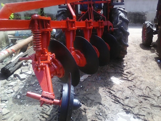 ลดราคาเหลือ  ผานตราช้างแท้  ผาน 4 * 22 ใส่รถไถรุ่น  L4508 บัวผานใหญ่ลูกปืนใหญ่ใช้ทน  ทาสีกันสนิมใหม่ครับราคาถูกสนใจติดต่อมาครับ