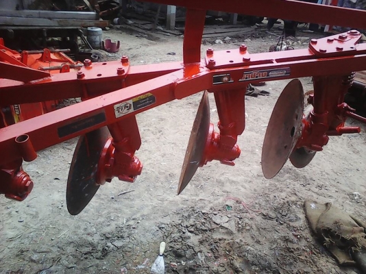 ลดราคาเหลือ  ผานตราช้างแท้  ผาน 4 * 22 ใส่รถไถรุ่น  L4508 บัวผานใหญ่ลูกปืนใหญ่ใช้ทน  ทาสีกันสนิมใหม่ครับราคาถูกสนใจติดต่อมาครับ