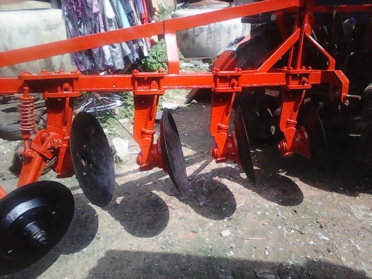 ลดราคาเหลือ  ผานตราช้างแท้  ผาน 4 * 22 ใส่รถไถรุ่น  L4508 บัวผานใหญ่ลูกปืนใหญ่ใช้ทน  ทาสีกันสนิมใหม่ครับราคาถูกสนใจติดต่อมาครับ