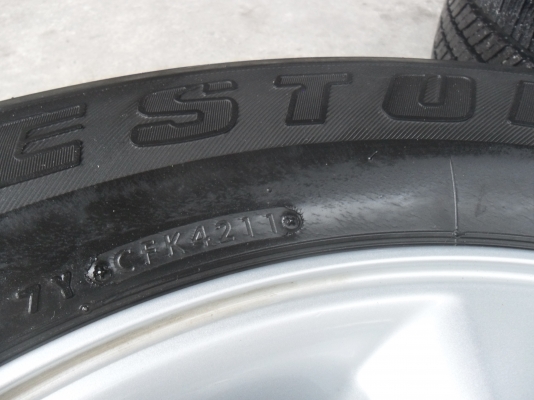 ล้อแม็ก 17นิ้ว 6รู โตโยต้า พร้อมยาง สวยๆ 4 ล้อ เจ๊ลดราคาให้เหลือ 6500 บาท