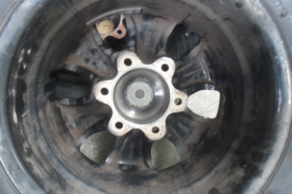 ล้อแม็ก 15นิ้ว 6รู พร้อมยาง สวยๆ 4 ล้อ ราคา 5700 บาท ล้อแม็ก 15นิ้ว 6รู พร้อมยาง สวยๆ 4 ล้อ ราคา 5700 บาท