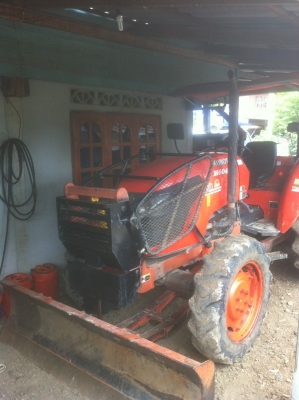 ขอนอกเรื่อง ขายรถไถ คูโบต้า M60 ใบดันหน้าผานพวง7โลตารี่ ตราช้าง