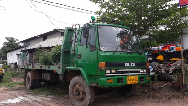 รถหกล้อ isuzu FTR ร็อคกี้ เครื่อง 165 แรง เครื่องีหัวสวยไม่มีผุ แอร์เย็น ภายในครบ ยาว 5.50 รถหกล้อ isuzu FTR ร็อคกี้ เครื่อง 165 แรง เครื่องีหัวสวยไม่มีผุ แอร์เย็น ภายในครบ ยาว 5.50