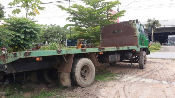 รถหกล้อ isuzu FTR ร็อคกี้ เครื่อง 165 แรง เครื่องีหัวสวยไม่มีผุ แอร์เย็น ภายในครบ ยาว 5.50 รถหกล้อ isuzu FTR ร็อคกี้ เครื่อง 165 แรง เครื่องีหัวสวยไม่มีผุ แอร์เย็น ภายในครบ ยาว 5.50