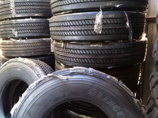 ยางหล่อใหม่ บริสโตล 11R157