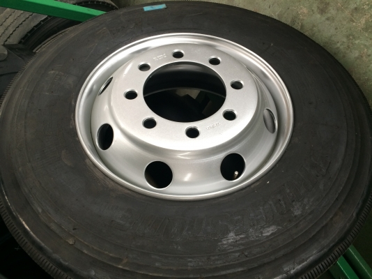 ยางหล่อใหม่ บริสโตล 11R157