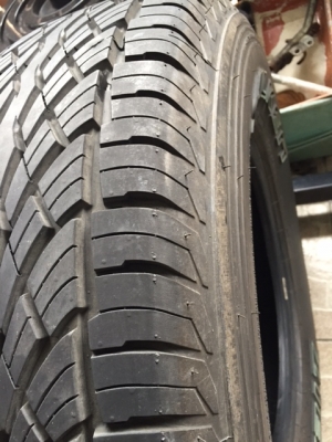 ยาง Falken Ziex S/TZ 04 265/70/16 ใช้ 200 กิโล ปี 14 เหมือนใหม่