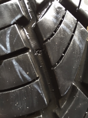 ยาง Falken Ziex S/TZ 04 265/70/16 ใช้ 200 กิโล ปี 14 เหมือนใหม่