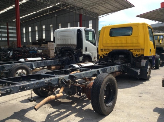 รถบรรทุก 6ล้อ NPR ทูโทน สวยๆ