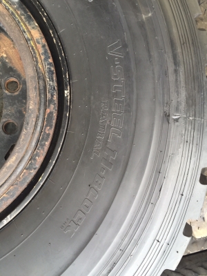 ยางหล่อใหม่ เรเดียลสำหรับเครน ขนาด 16.00R25