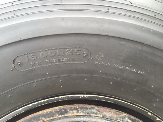 ยางหล่อใหม่ เรเดียลสำหรับเครน ขนาด 16.00R25