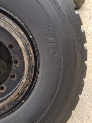 ยางหล่อใหม่ เรเดียลสำหรับเครน ขนาด 16.00R25