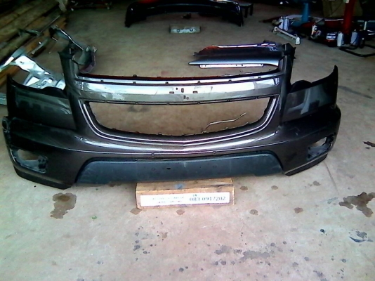 กันชนหน้า ออนิวโคโลราโด้ ของแท้มือสอง กันชนหน้า ออนิวโคโลราโด้ ของแท้มือสอง