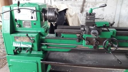 เครื่องกลึง 6 ฟุต 3 เพลา เกียร์บล็อก พร้อมใช้งาน ด่วน !!! 75,000