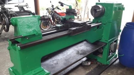 เครื่องกลึง 6 ฟุต 3 เพลา เกียร์บล็อก พร้อมใช้งาน ด่วน !!! 75,000