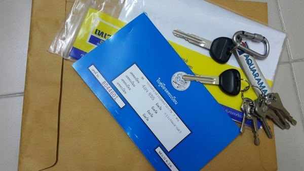 ขายมิตซูสตาด้า 4 ประตูปี 99 รถมือเดียว พวงมาลัยเพาเวอร์ สีเขียวทหารด้าน รถสวยมาก ราคา159,000 บาท ติดต่อ คุณเอ๋ 092-6356419