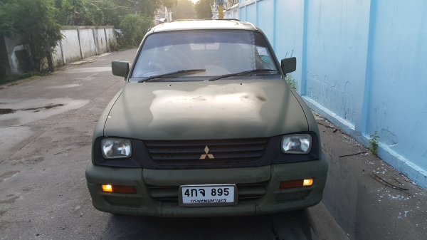 ขายมิตซูสตาด้า 4 ประตูปี 99 รถมือเดียว พวงมาลัยเพาเวอร์ สีเขียวทหารด้าน รถสวยมาก ราคา159,000 บาท ติดต่อ คุณเอ๋ 092-6356419