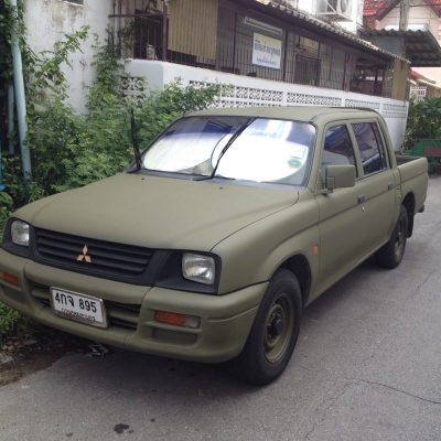 ขายมิตซูสตาด้า 4 ประตูปี 99 รถมือเดียว พวงมาลัยเพาเวอร์ สีเขียวทหารด้าน รถสวยมาก ราคา159,000 บาท ติดต่อ คุณเอ๋ 092-6356419