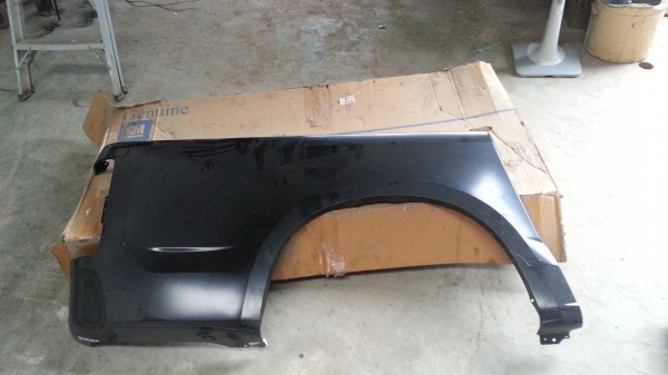 แผงข้างกระบะเชพ โคโลราโด้ สี่ประตูตัวต่ำ ข้างขวาของแท้ใหม่