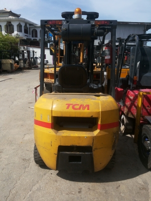 ขายรถ tcm ขนาด 2.5 t3 ตัน ดีเซล  เกียร์ ออโต้