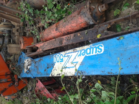 อ่านก่อนนะครับค่อยโทรมา ขายบูมเครน TADANO superZ500ท้องวี4ปอก3ชัก เก่านอก สภาพดีและบูม4.5ตันท้องแบน4ปอก3ชักครับ