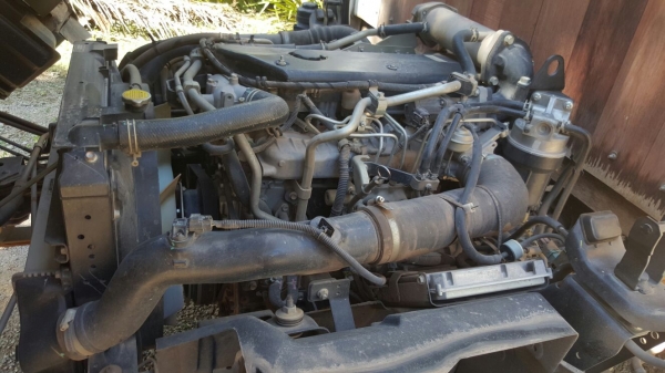 รถอีซุซุ 6 ล้อดั้ม NPR 150 แรงม้า ปี 55.  ( รถวิ่ง 8x,xxx กม. )    สนใจติดต่อ   081 - 6079515