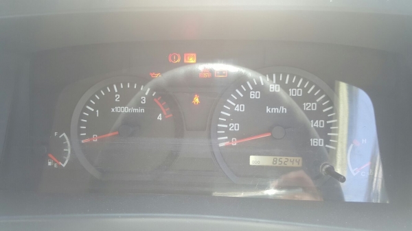 รถอีซุซุ 6 ล้อดั้ม NPR 150 แรงม้า ปี 55.  ( รถวิ่ง 8x,xxx กม. )    สนใจติดต่อ   081 - 6079515