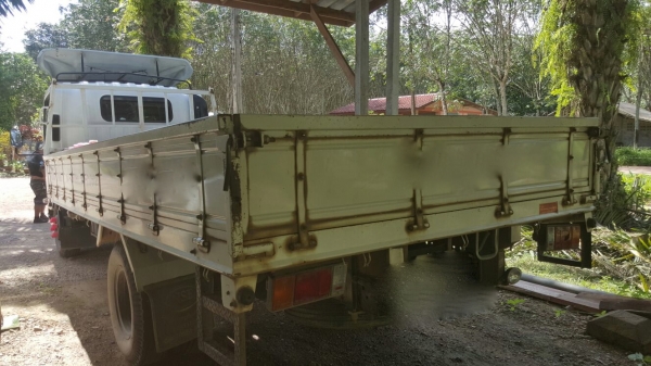 รถอีซุซุ 6 ล้อดั้ม NPR 150 แรงม้า ปี 55.  ( รถวิ่ง 8x,xxx กม. )    สนใจติดต่อ   081 - 6079515