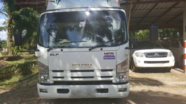 รถอีซุซุ 6 ล้อดั้ม NPR 150 แรงม้า ปี 55.  ( รถวิ่ง 8x,xxx กม. )    สนใจติดต่อ   081 - 6079515