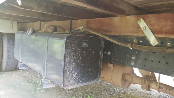 รถอีซุซุ 6 ล้อดั้ม NPR 150 แรงม้า ปี 55.  ( รถวิ่ง 8x,xxx กม. )    สนใจติดต่อ   081 - 6079515