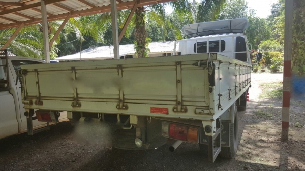 รถอีซุซุ 6 ล้อดั้ม NPR 150 แรงม้า ปี 55.  ( รถวิ่ง 8x,xxx กม. )    สนใจติดต่อ   081 - 6079515